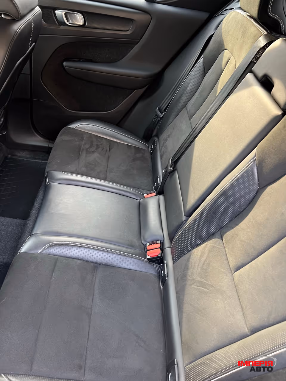 Volvo XC40 - фото 6