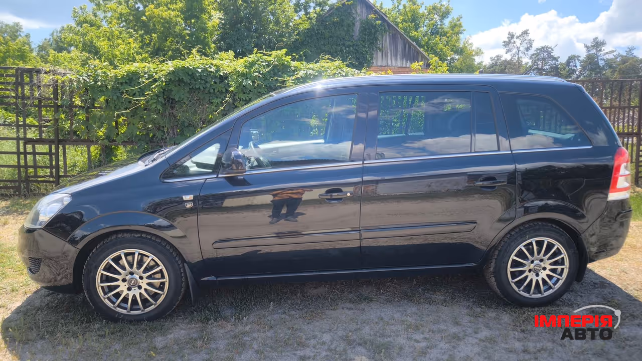 Opel Zafira - фото 3