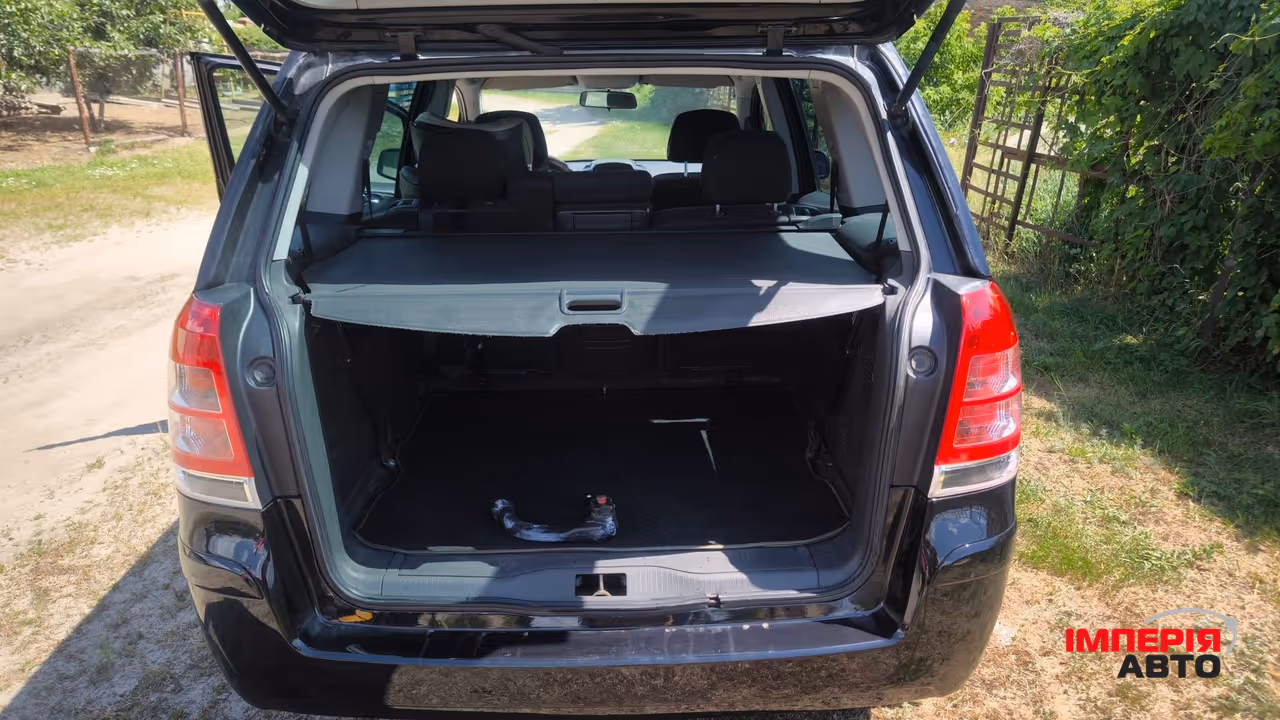Opel Zafira - фото 9