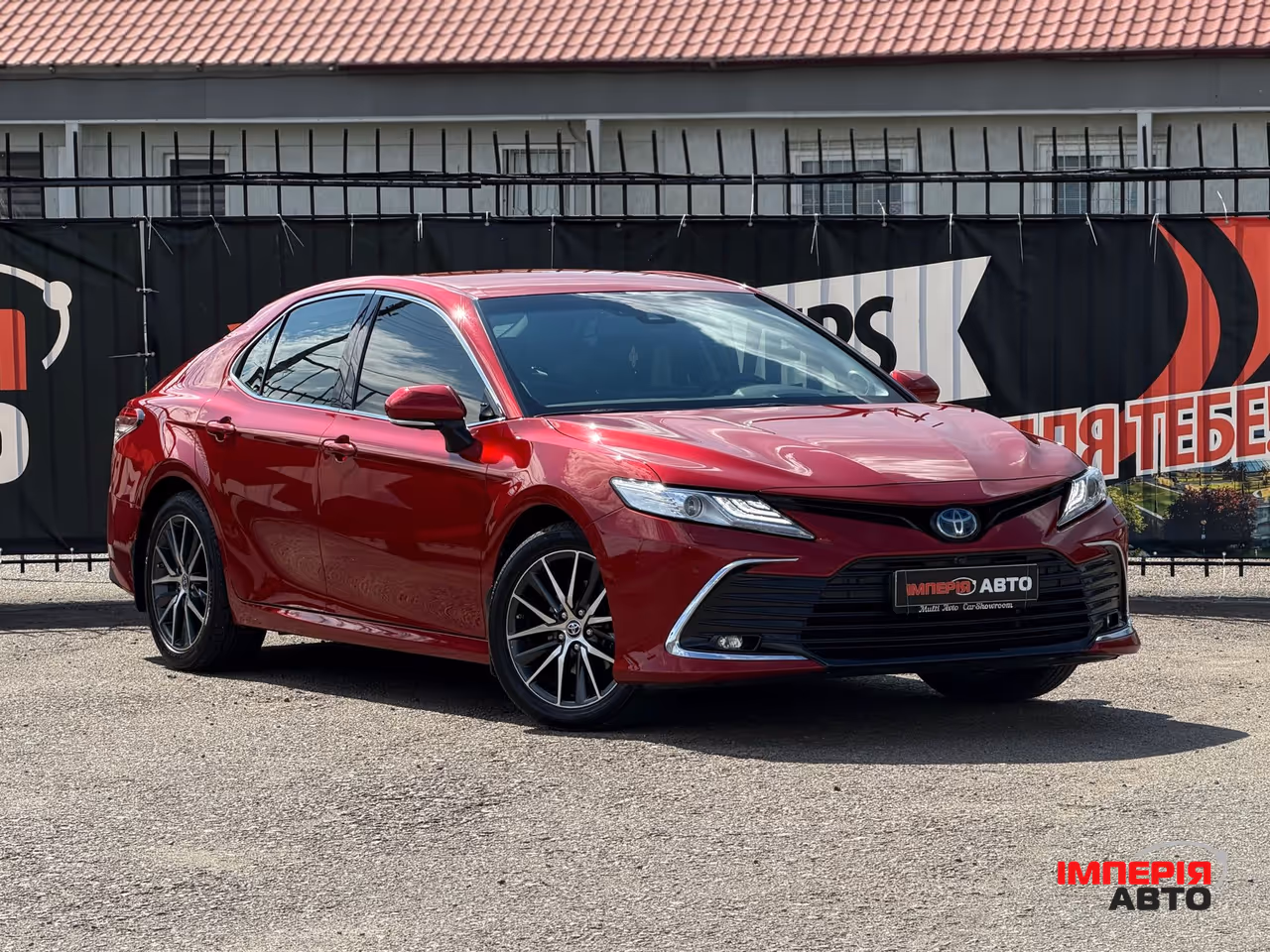 Toyota Camry - фото 2