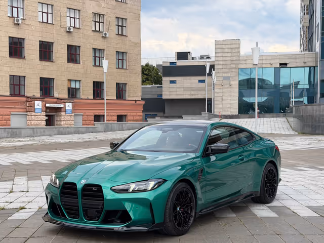 BMW M4 - зображення 1