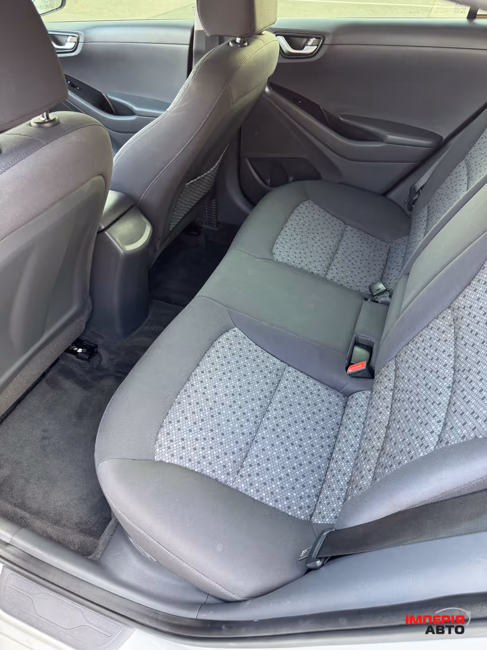 Hyundai IONIQ - фото 4