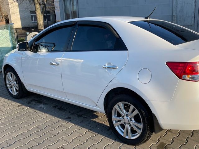Kia Cerato - фото 4