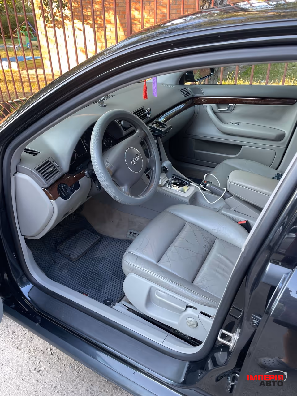 Audi A4 - фото 7