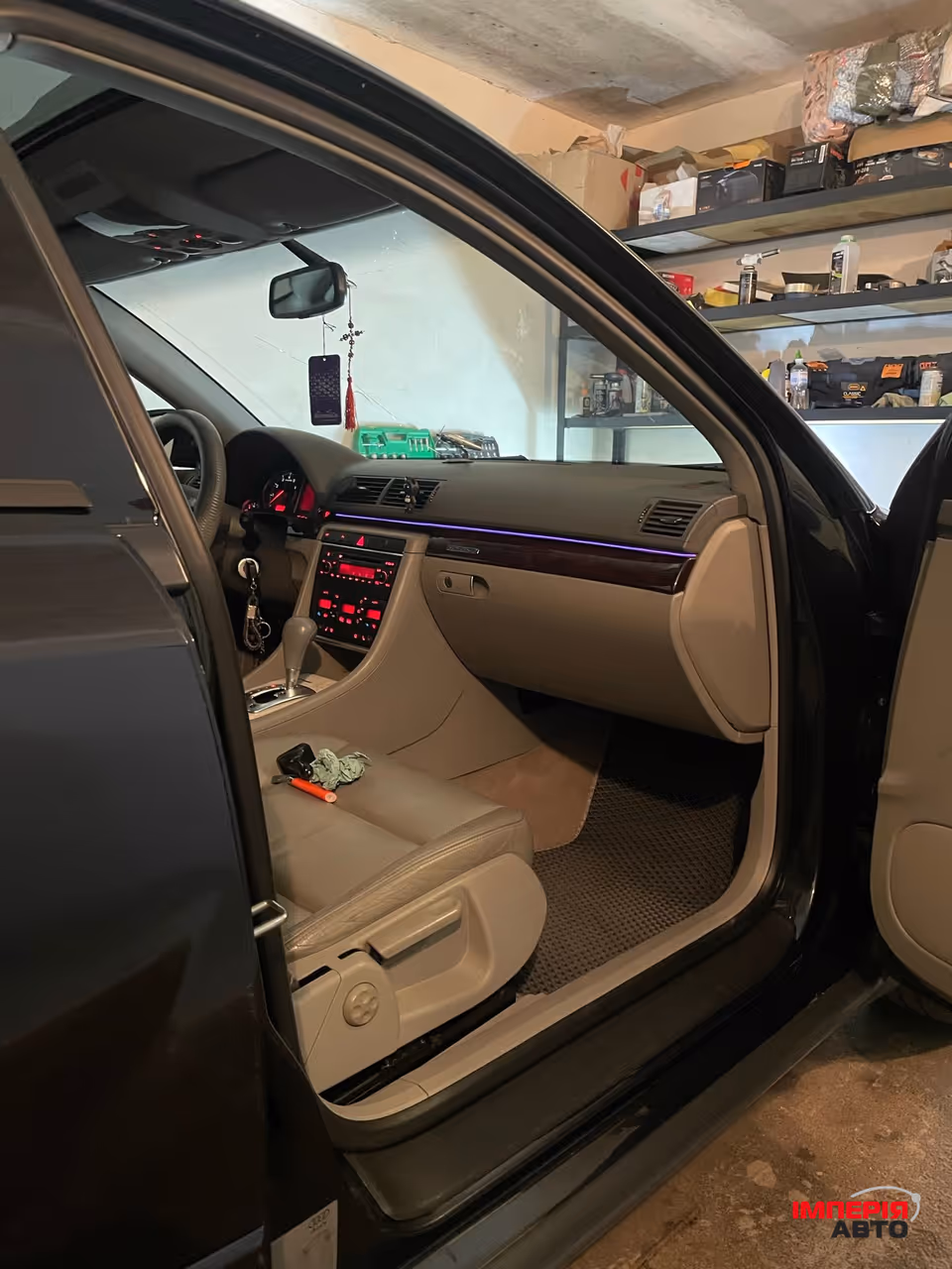 Audi A4 - фото 10