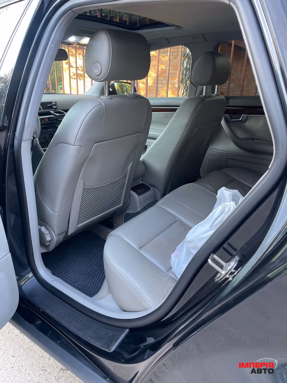 Audi A4 - фото 6