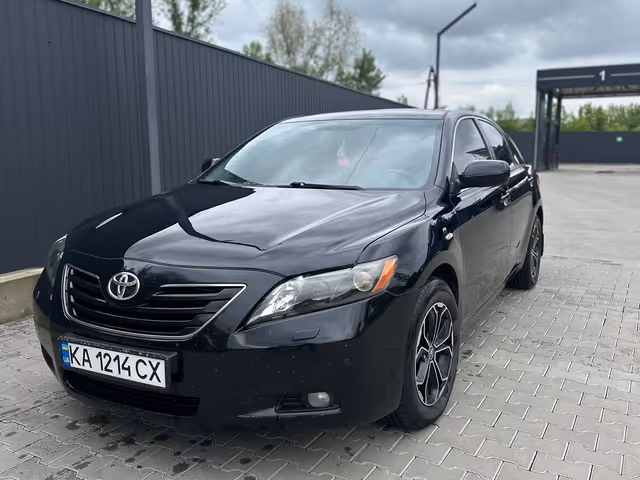 Toyota Camry - зображення 1