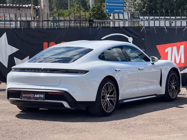 Porsche Taycan - зображення 5