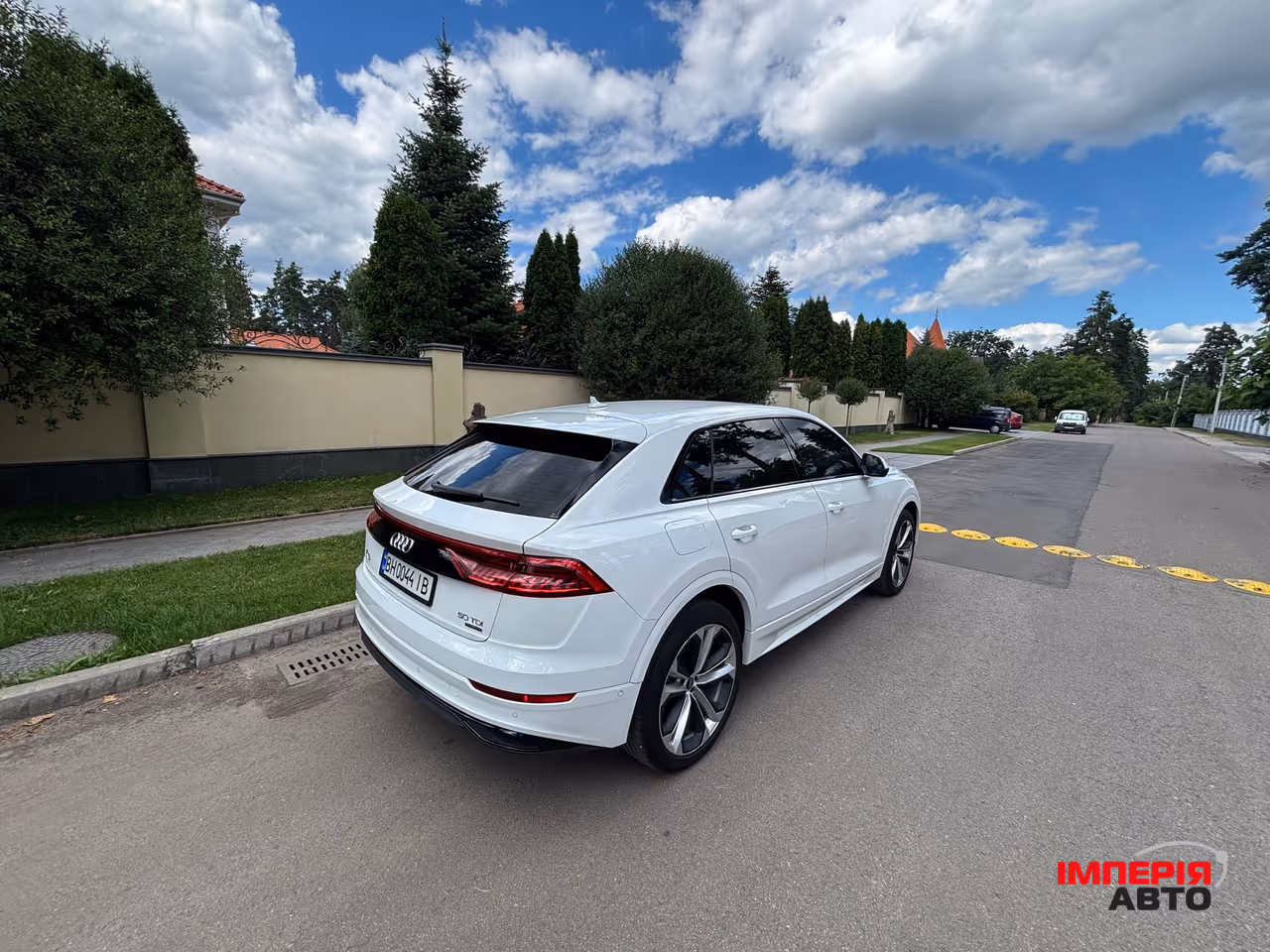 Audi Q8 - фото 6