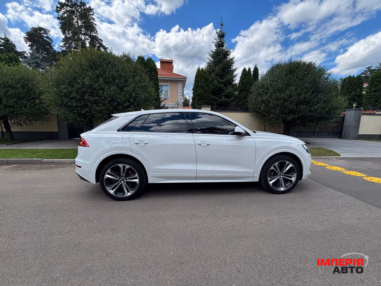 Audi Q8 - фото 5