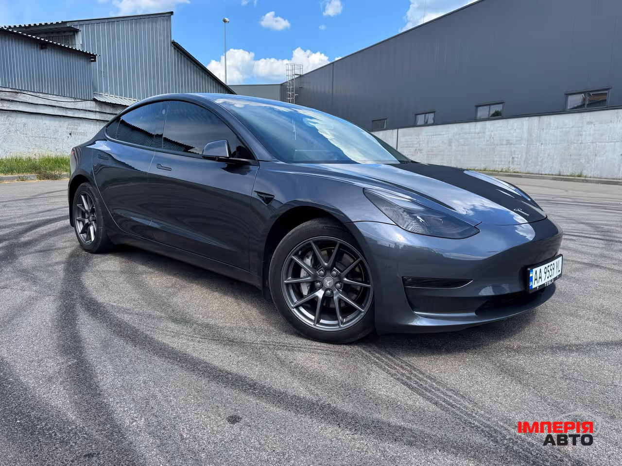 Tesla Model 3 - фото 2