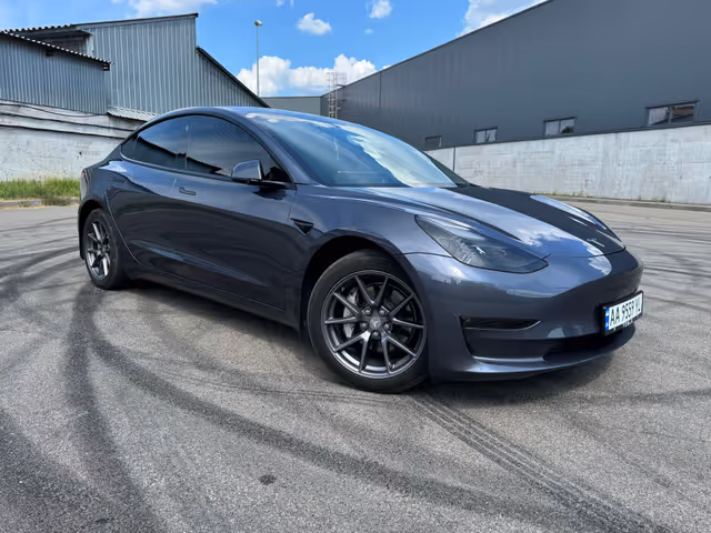Tesla Model 3 - зображення 2