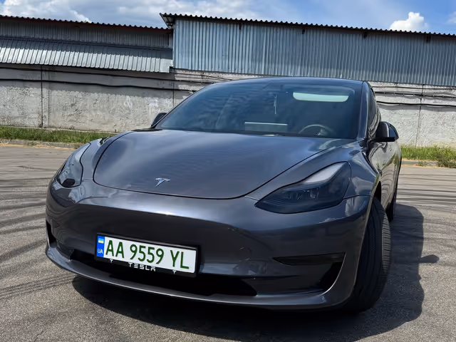 Tesla Model 3 - зображення 1