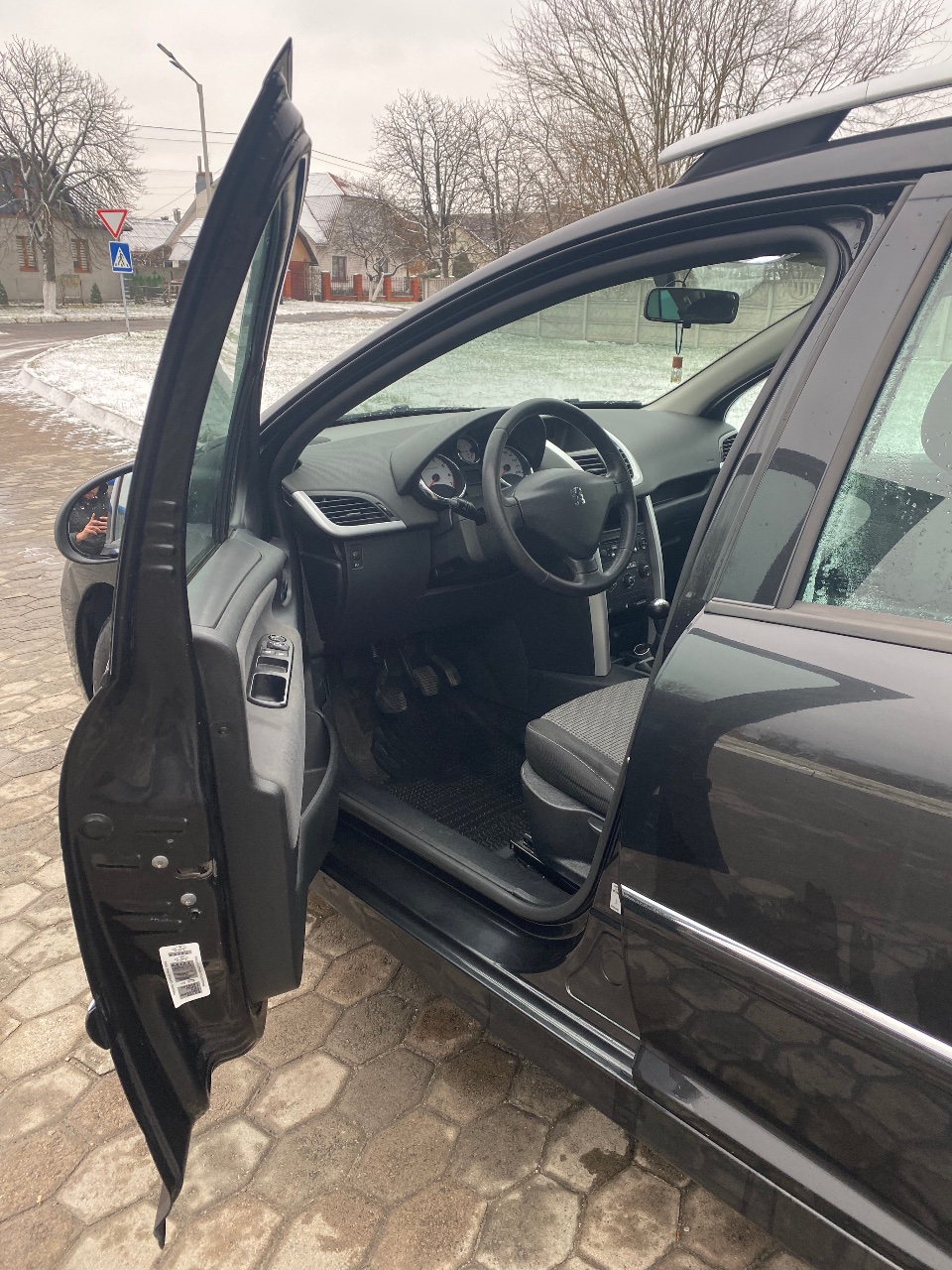 Peugeot 207 - фото 8