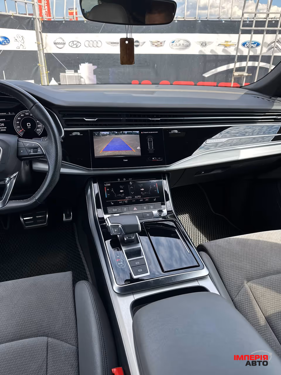 Audi Q8 - фото 16