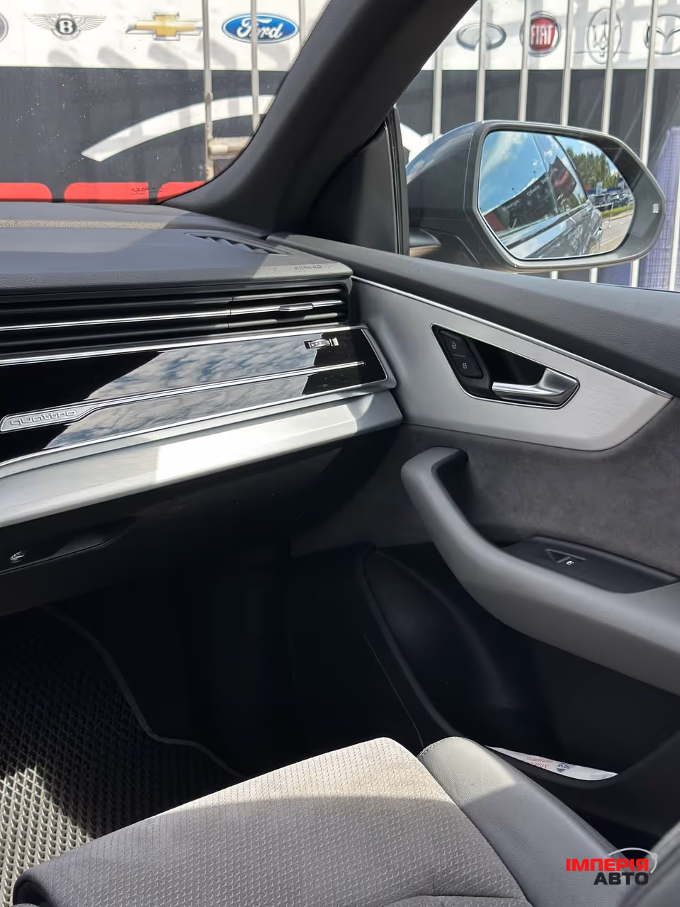 Audi Q8 - фото 27