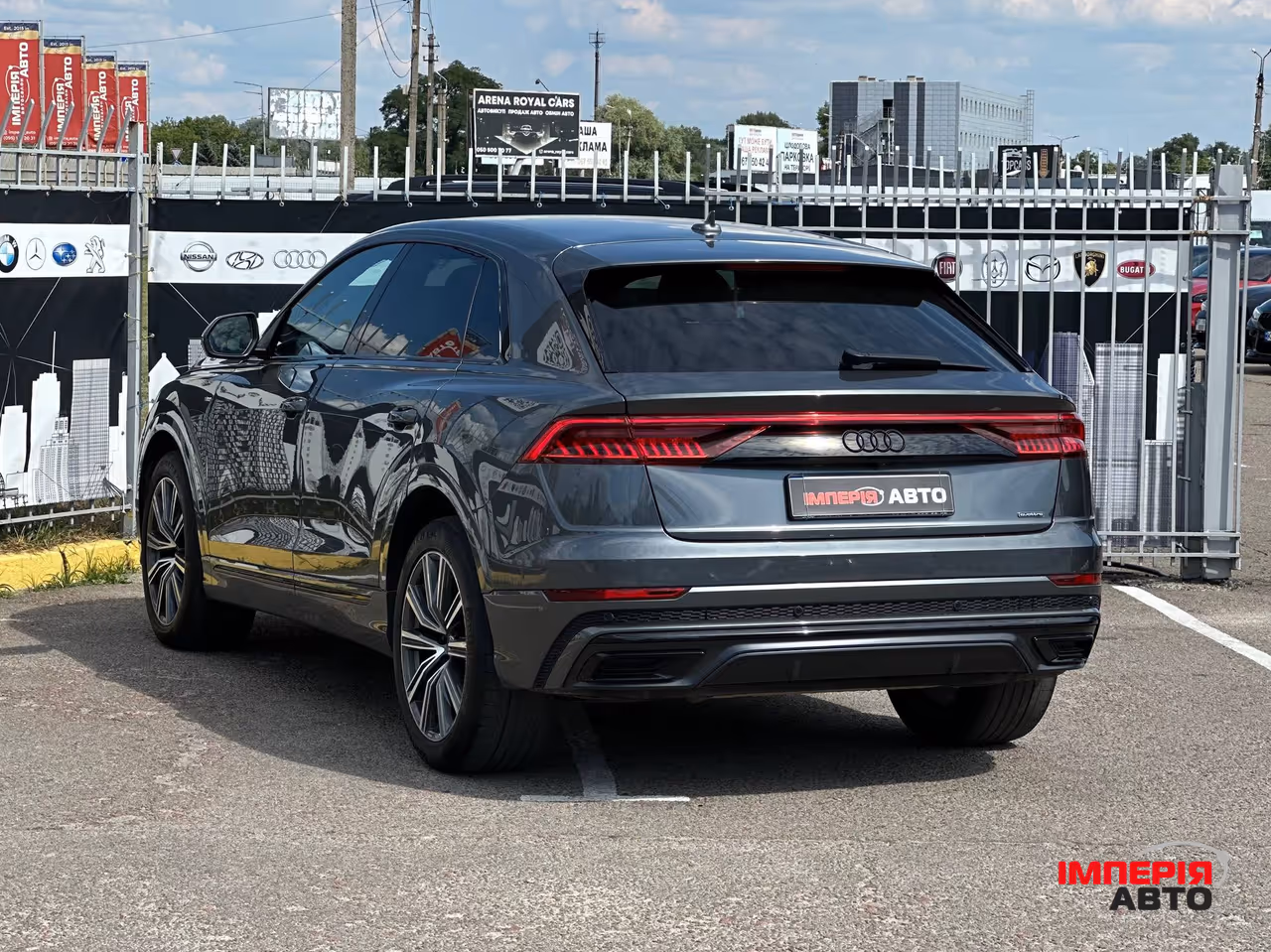 Audi Q8 - фото 6