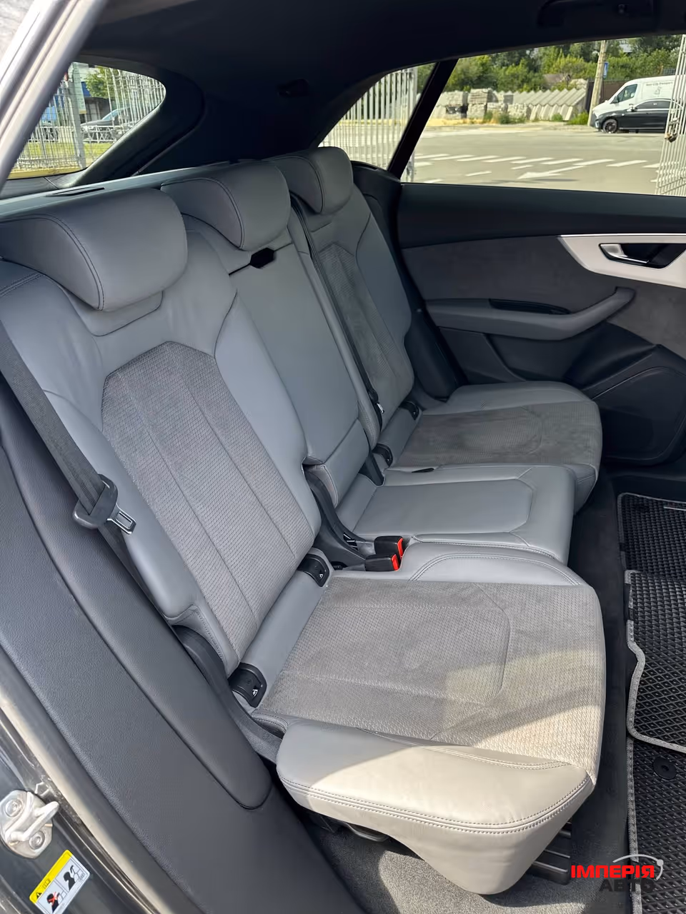 Audi Q8 - фото 21