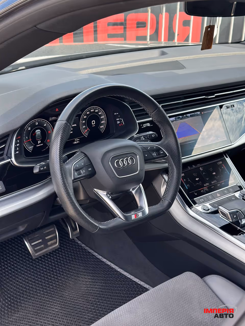 Audi Q8 - фото 12