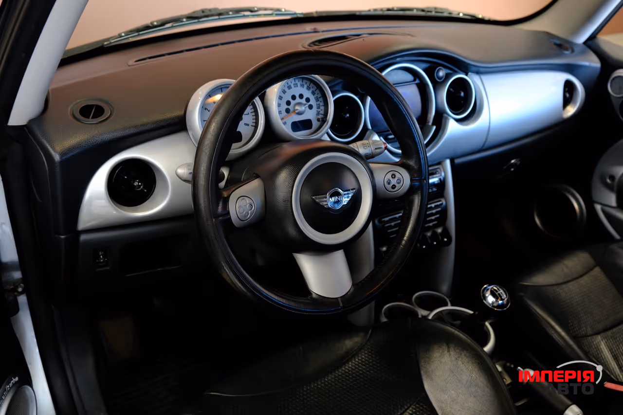 Mini Hatch - фото 7