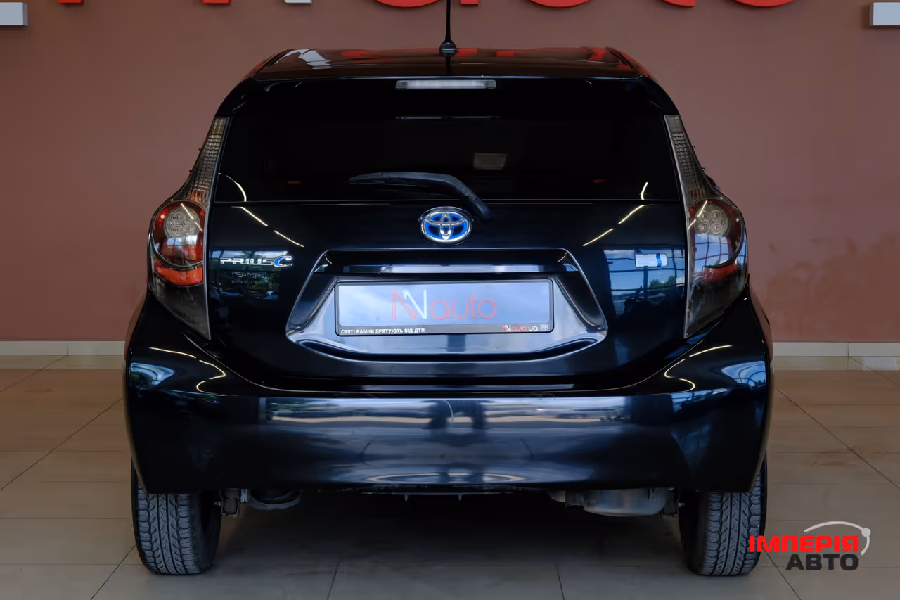 Toyota Prius c - фото 6