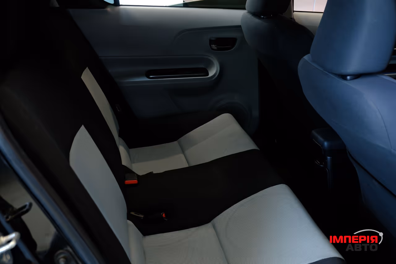 Toyota Prius c - фото 9