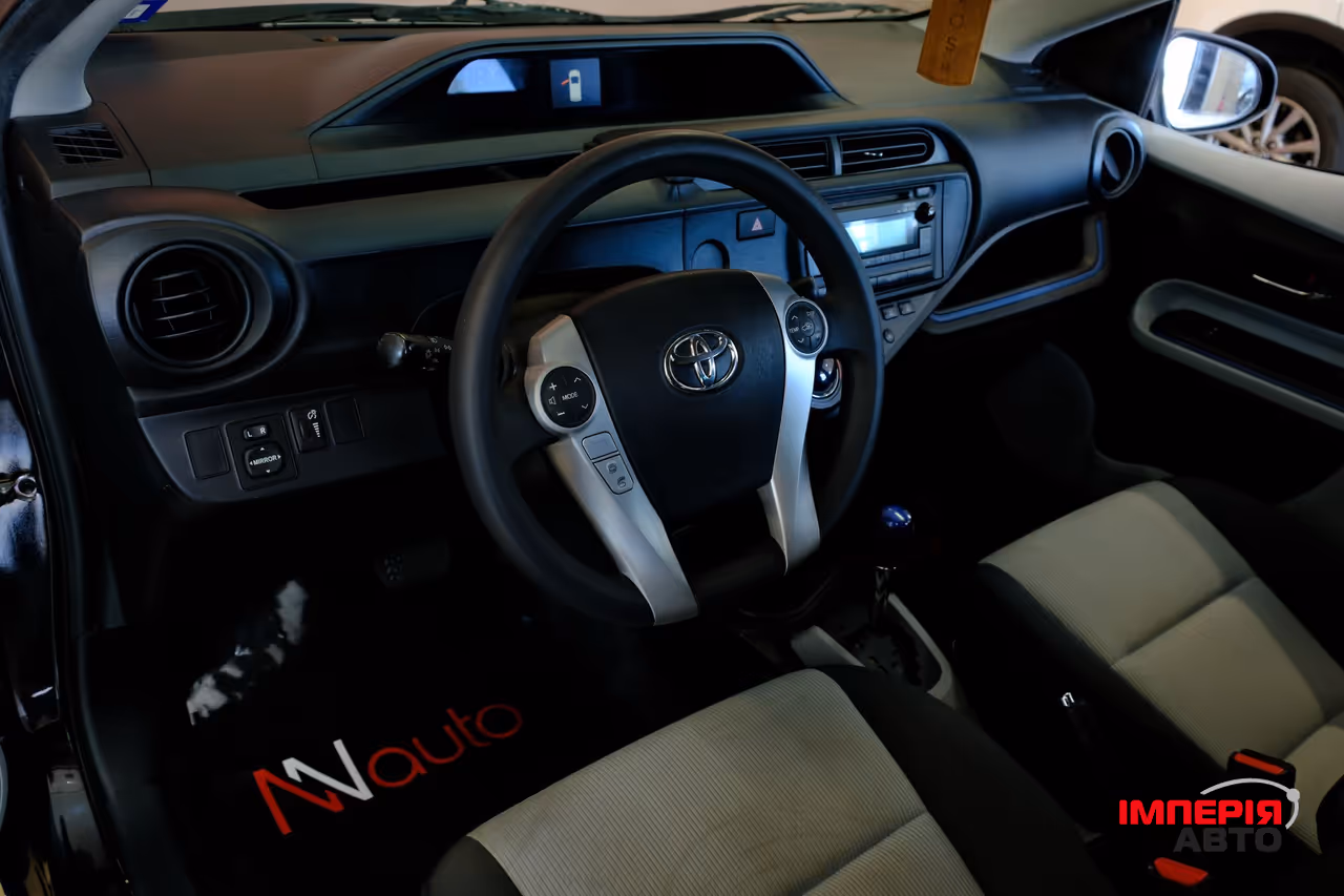 Toyota Prius c - фото 7