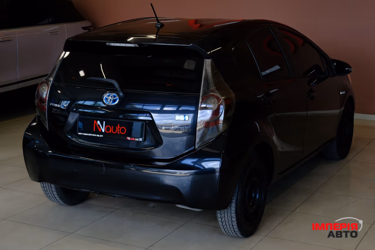 Toyota Prius c - фото 5