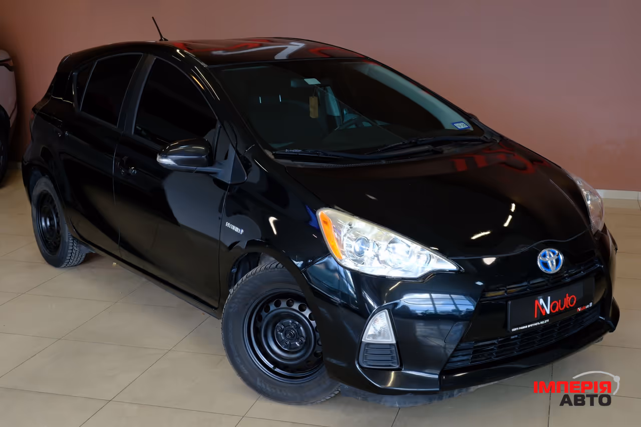 Toyota Prius c - фото 4