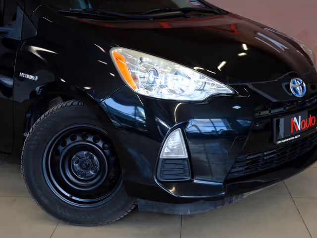 Toyota Prius c - зображення 3