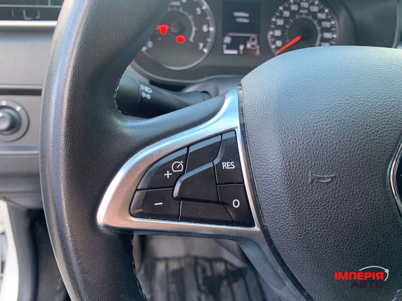 Renault Duster - фото 24