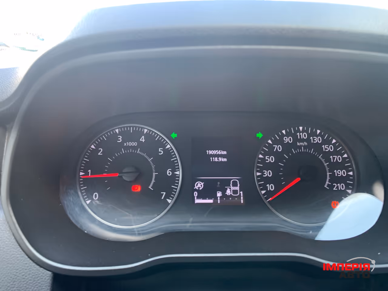 Renault Duster - фото 26