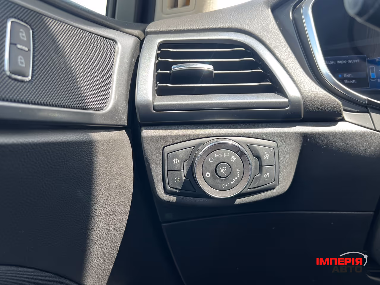 Ford Mondeo - фото 29