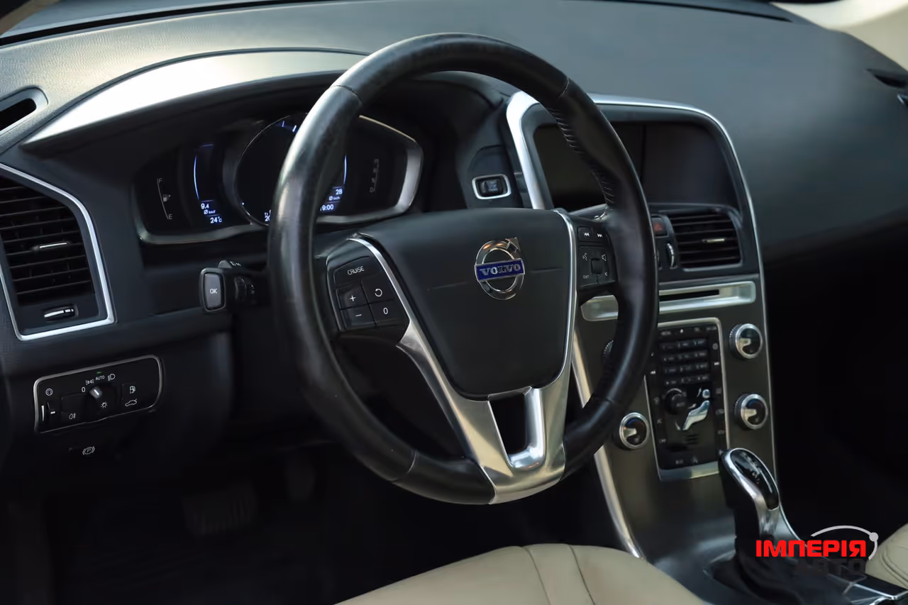 Volvo XC60 - фото 9
