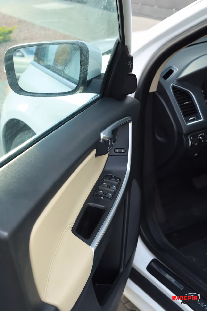 Volvo XC60 - фото 10