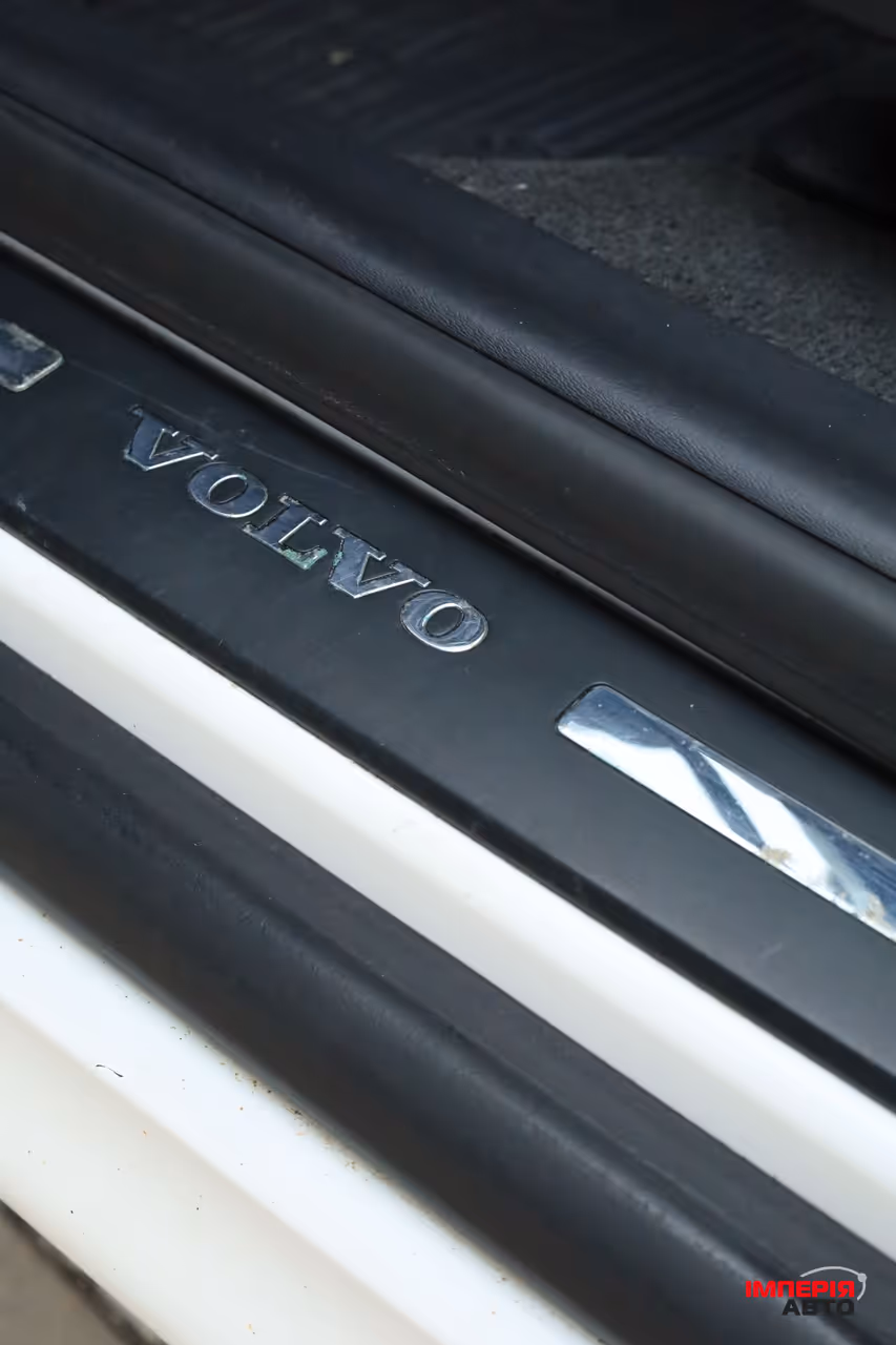 Volvo XC60 - фото 8