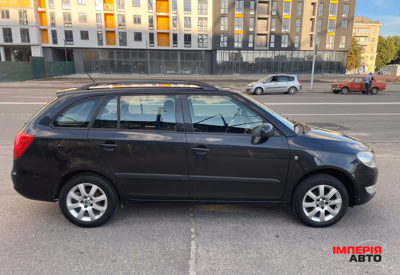 Skoda Fabia - фото 8