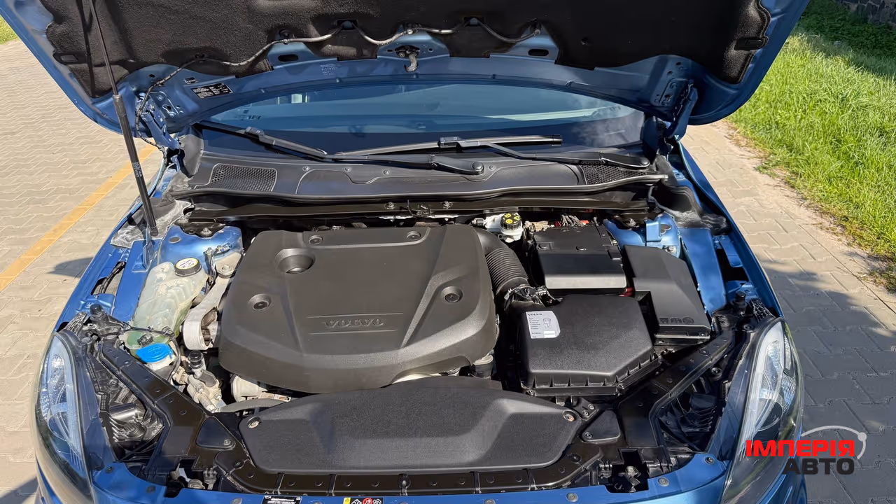 Volvo V40 - фото 5