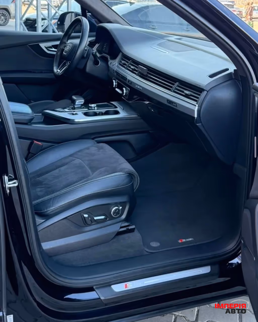 Audi Q7 - фото 30