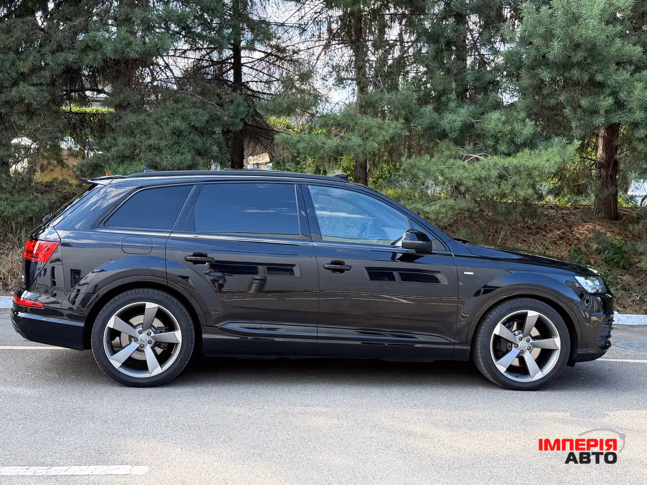 Audi Q7 - фото 5
