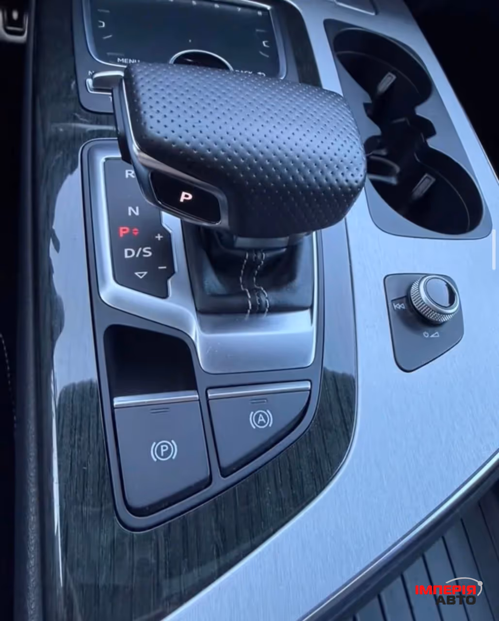 Audi Q7 - фото 25