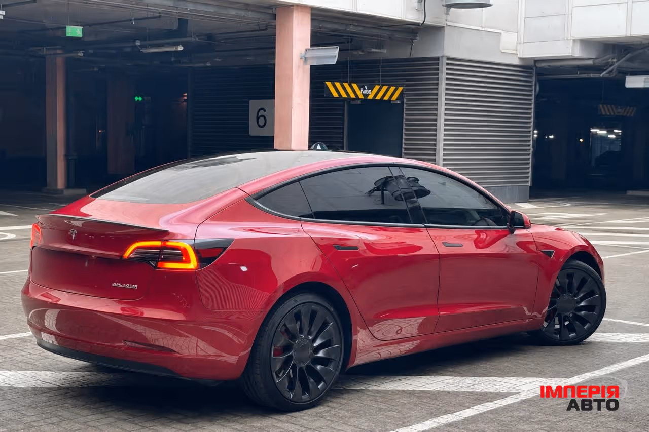 Tesla Model 3 - фото 4