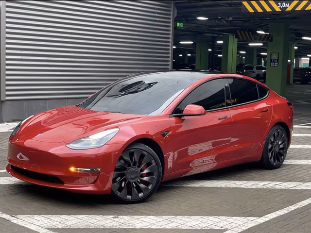 Tesla Model 3 - зображення 1