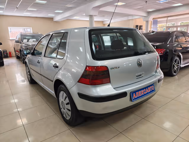 Volkswagen Golf - зображення 2