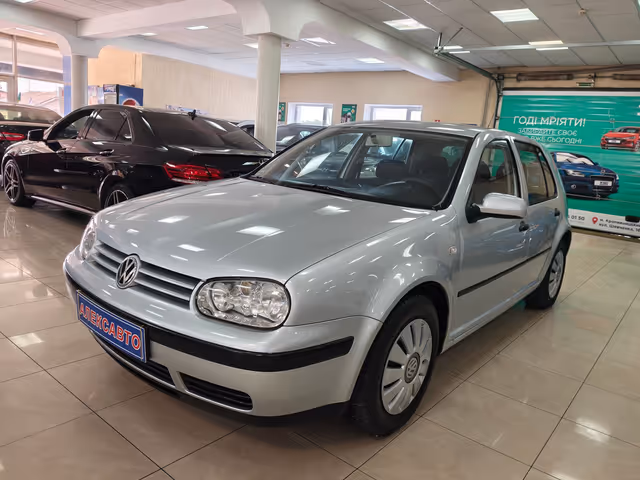 Volkswagen Golf - зображення 1