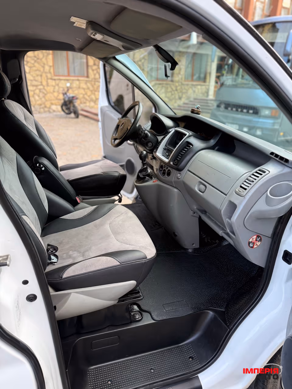 Opel Vivaro - фото 5