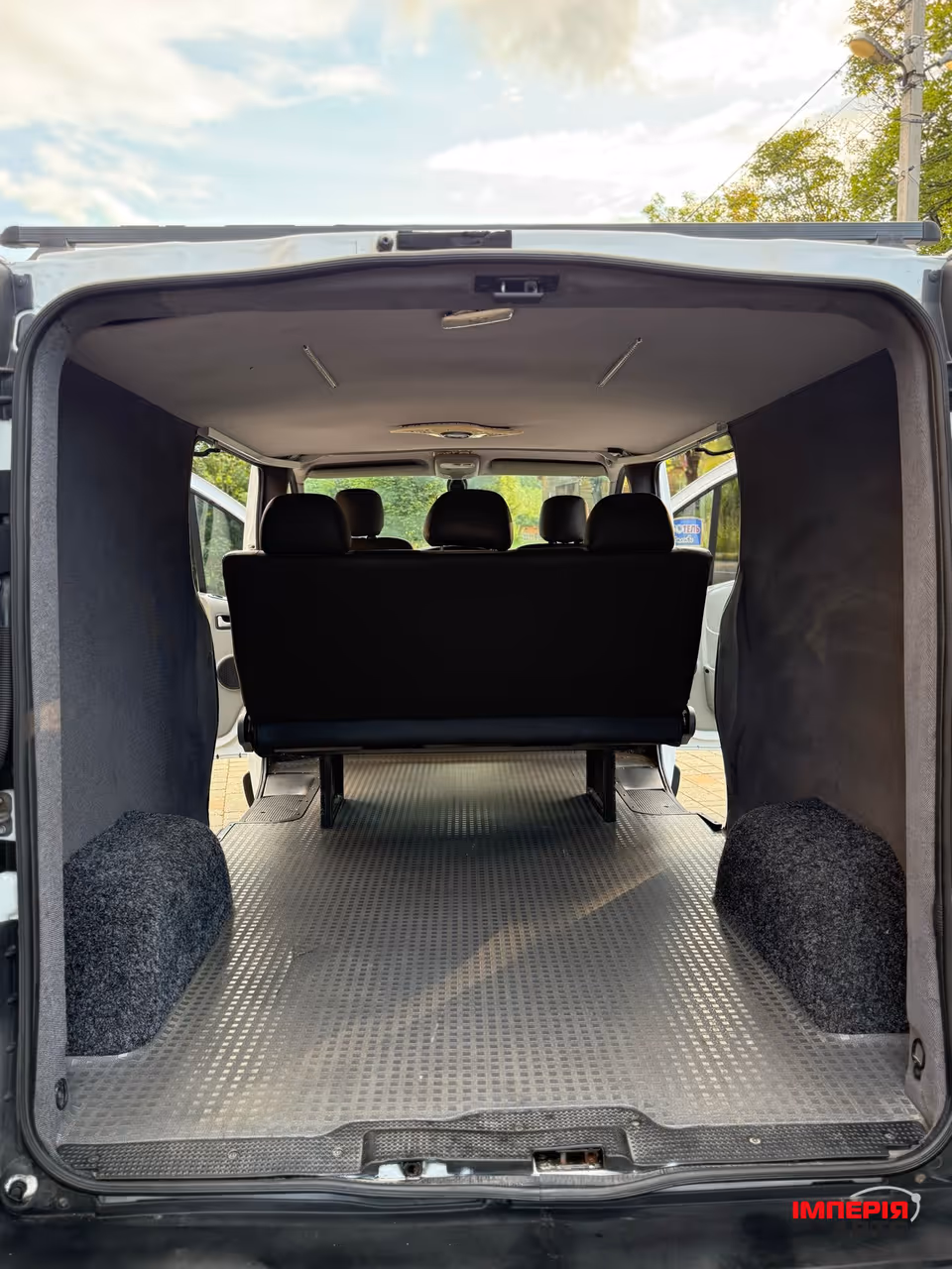 Opel Vivaro - фото 11