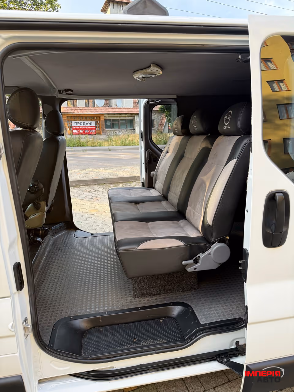 Opel Vivaro - фото 8