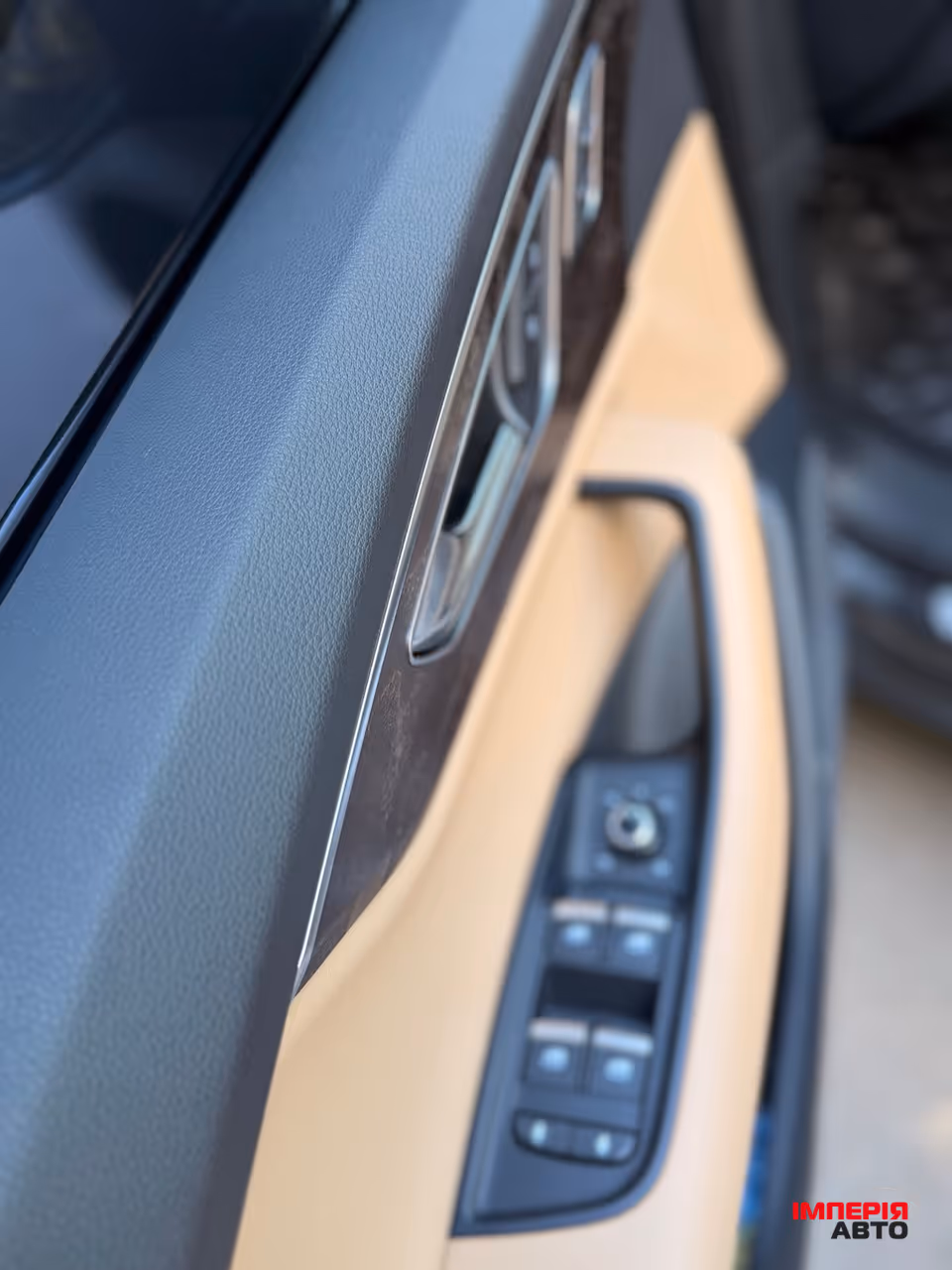 Audi Q7 - фото 24