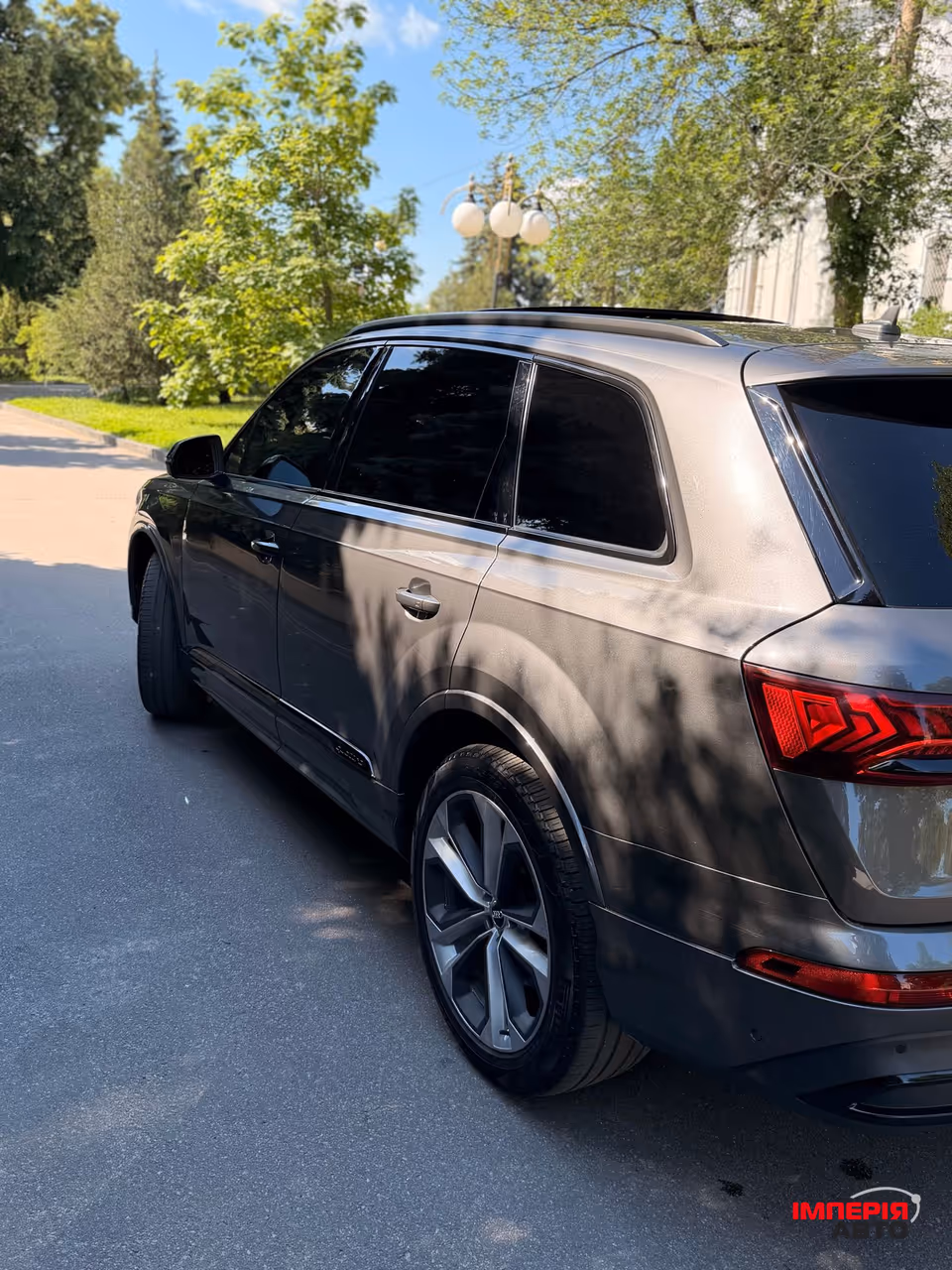 Audi Q7 - фото 10